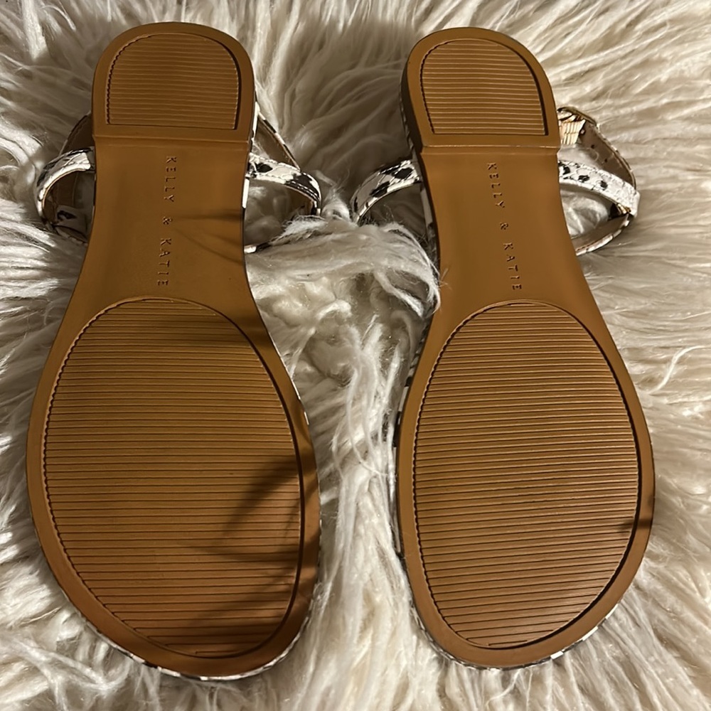 Snake print sandal - Picture 2 of 4